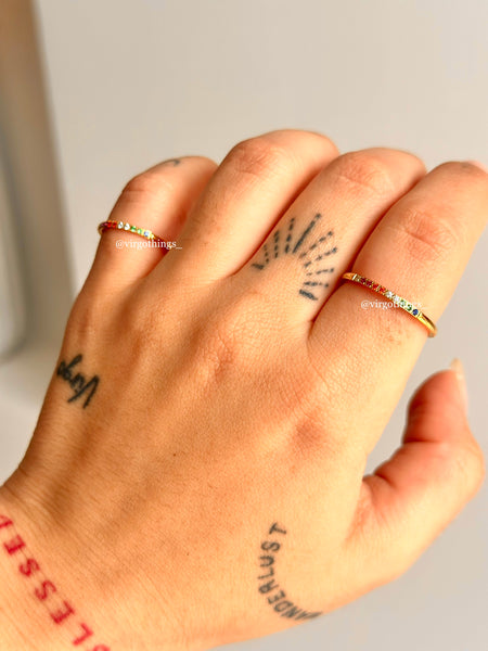 Pinky ring rainbow