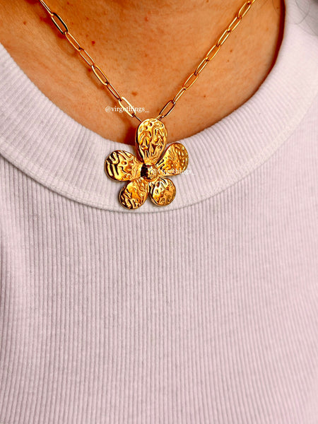 Bubbly flower necklaces