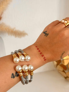 Pearl mesh bangle