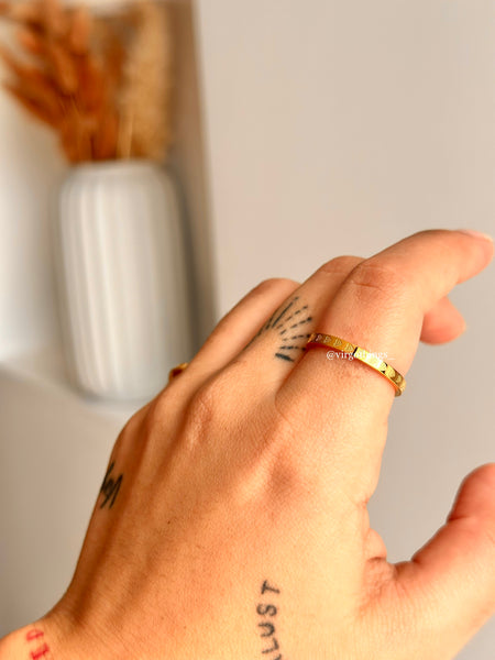 Pinky ring hearts