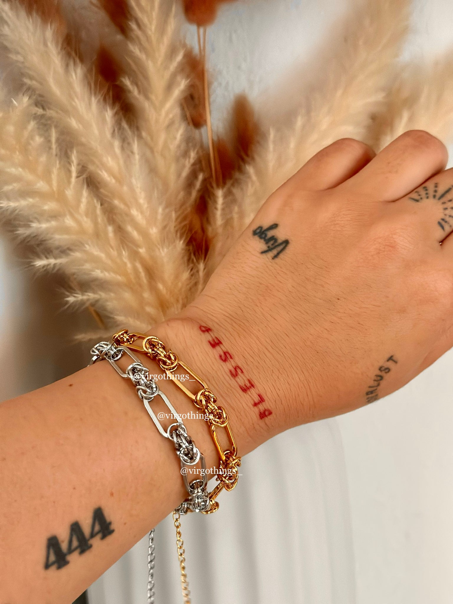 Wire bracelet