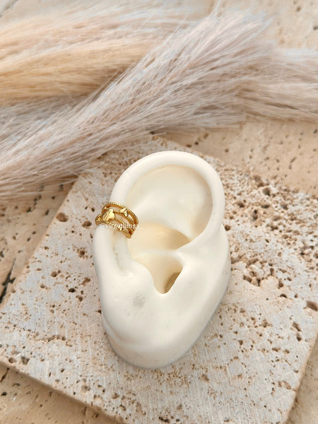 Ear cuff clover