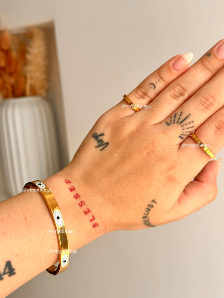 Pinky ring hearts