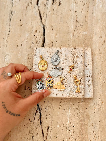 VIDA charm bar