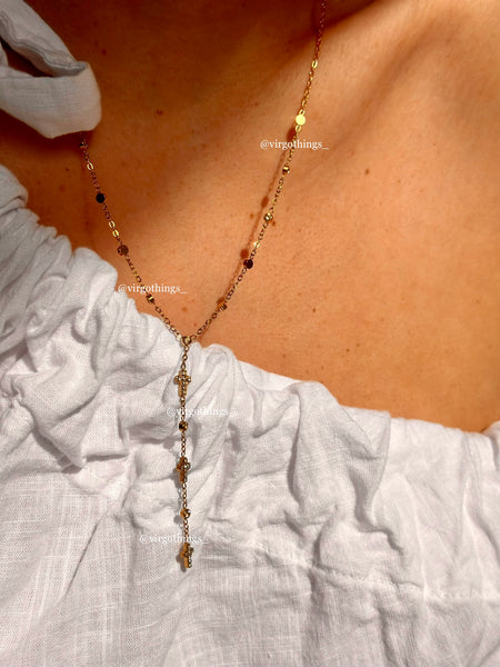 Dainty cross corbatin